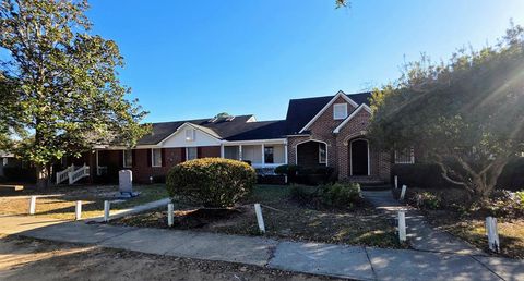 Photo of 726 Highland Avenue, Albany, GA 31701 (MLS # 167306)