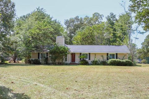 Photo of 218 Doublegate Drive N Dr, Albany, GA 31721 (MLS # 166792)