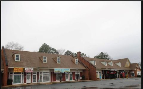 Photo of 2700 Dawson Road, Albany, GA 31707 (MLS # 161117)