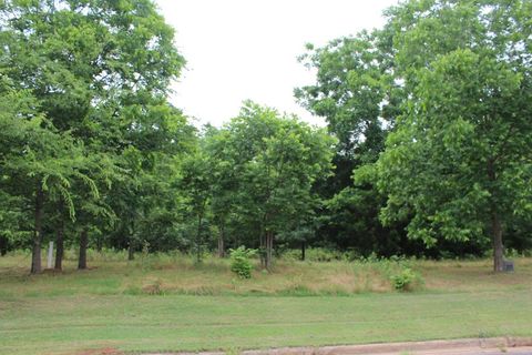 Photo of 224 Wentworth Ln, Albany, GA 31721 (MLS # 165396)