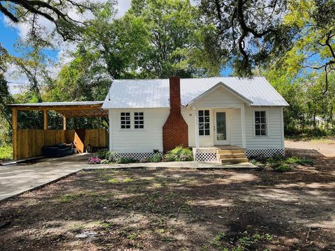 Photo of 69 NE Greenleaf Avenue, Arlington, GA 39813 (MLS # 165470)