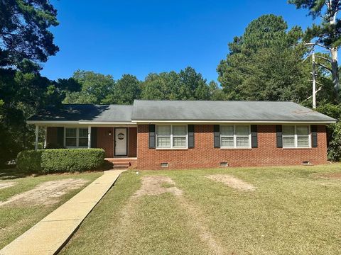 Photo of 101 Elm St, Sylvester, GA 31791 (MLS # 166748) Photo of 101 Elm St, Sylvester, GA 31791 (MLS # 166748)