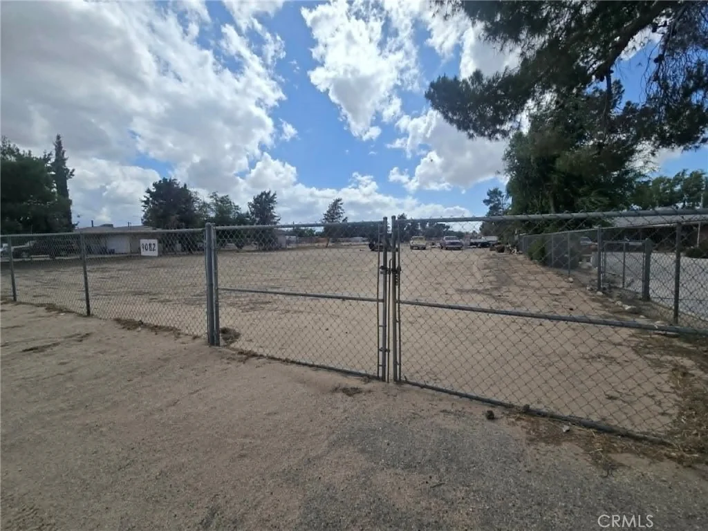 9082 11th Ave, Hesperia, CA 92345 photo 2