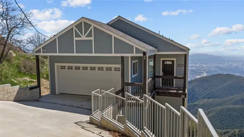 24967 Ocean View Drive, Crestline, CA MLS: GD25078411