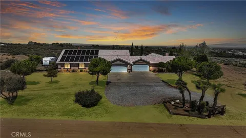 8768 El Centro Road, Phelan, CA MLS: HD25075709