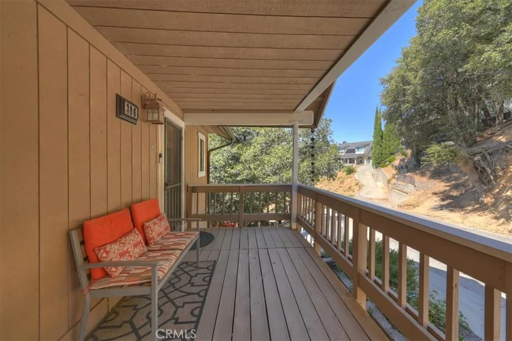 306 Darfo Dr, Crestline, CA 92325 photo 5