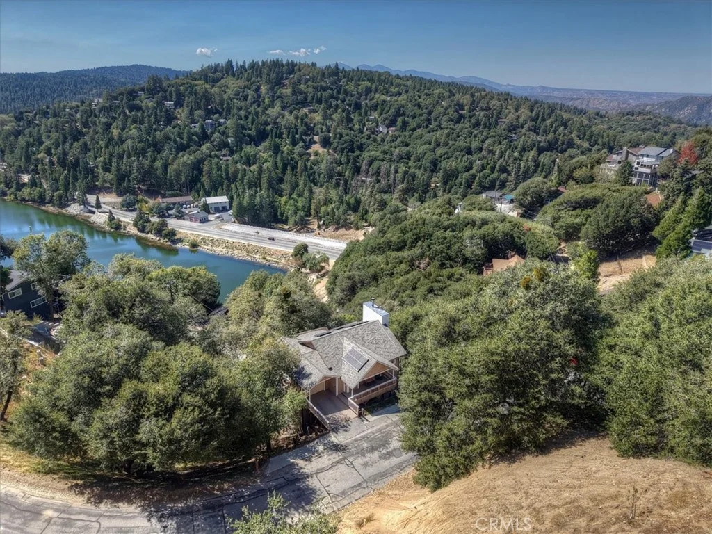 306 Darfo Dr, Crestline, CA 92325 photo 3