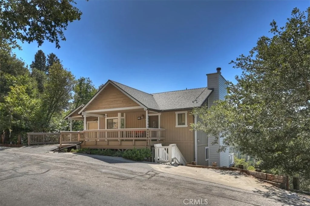 306 Darfo Dr, Crestline, CA 92325
