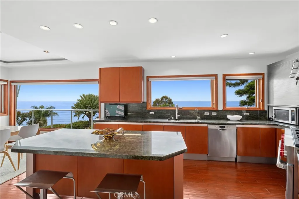 Additional image 12 of 461 Alta Vista Way, Laguna Beach, CA 92651