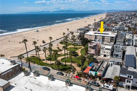 15 15th Street Unit 6, Hermosa Beach, CA MLS: SB25075498