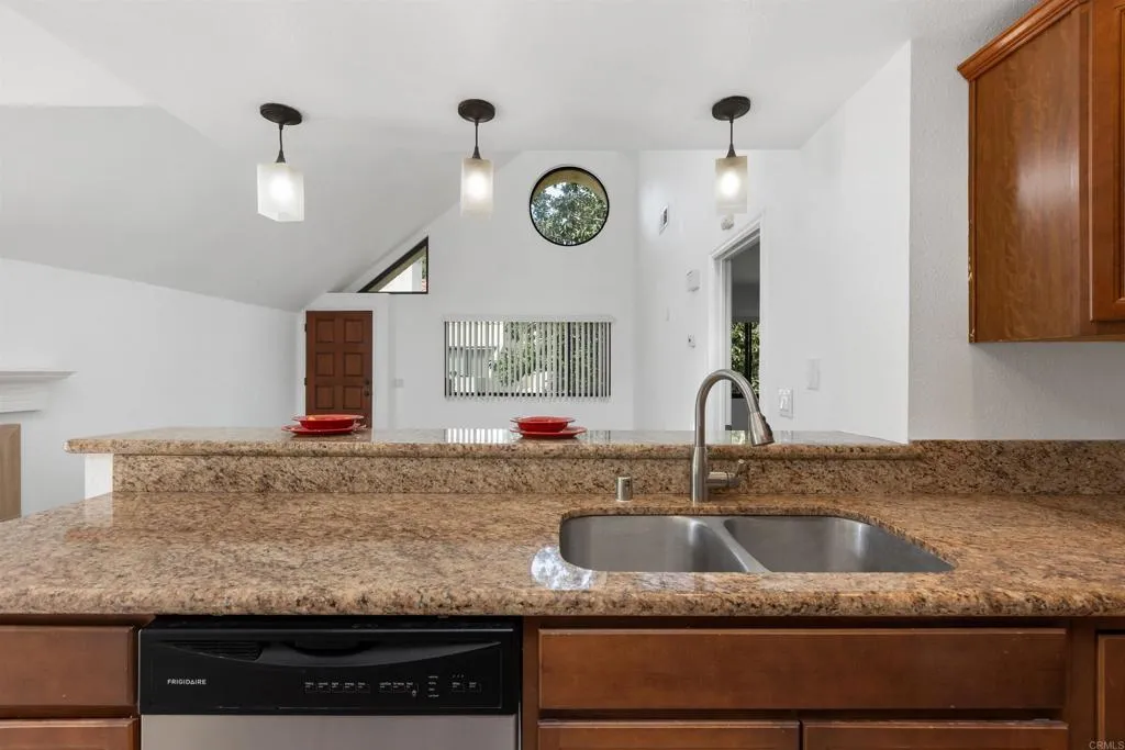 Additional image 75 of 333 Melrose Dr. Unit F, Vista, CA 92083