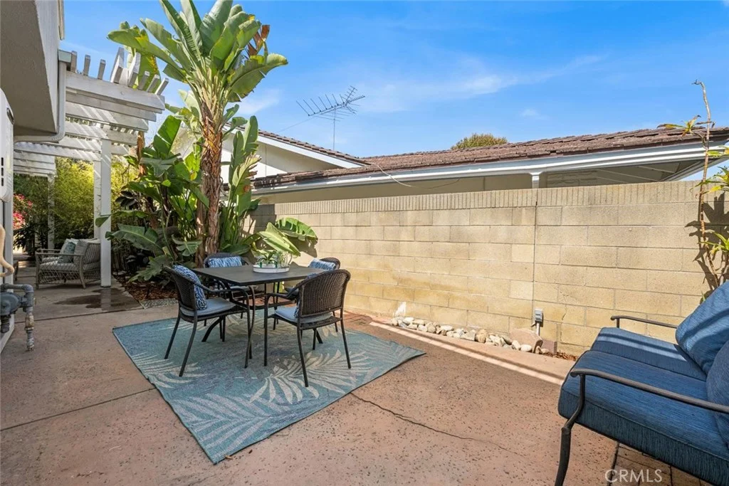 6310 E Vera Crest Dr, Long Beach, CA 90815