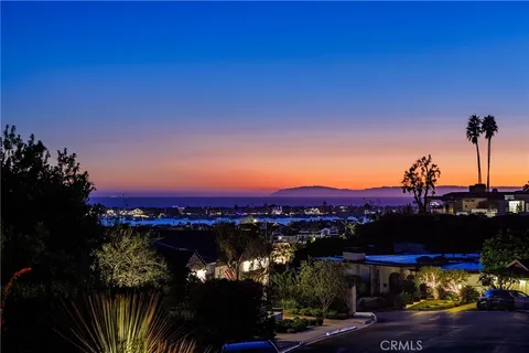 724 Malabar Drive, Corona Del Mar, CA MLS: NP25076517
