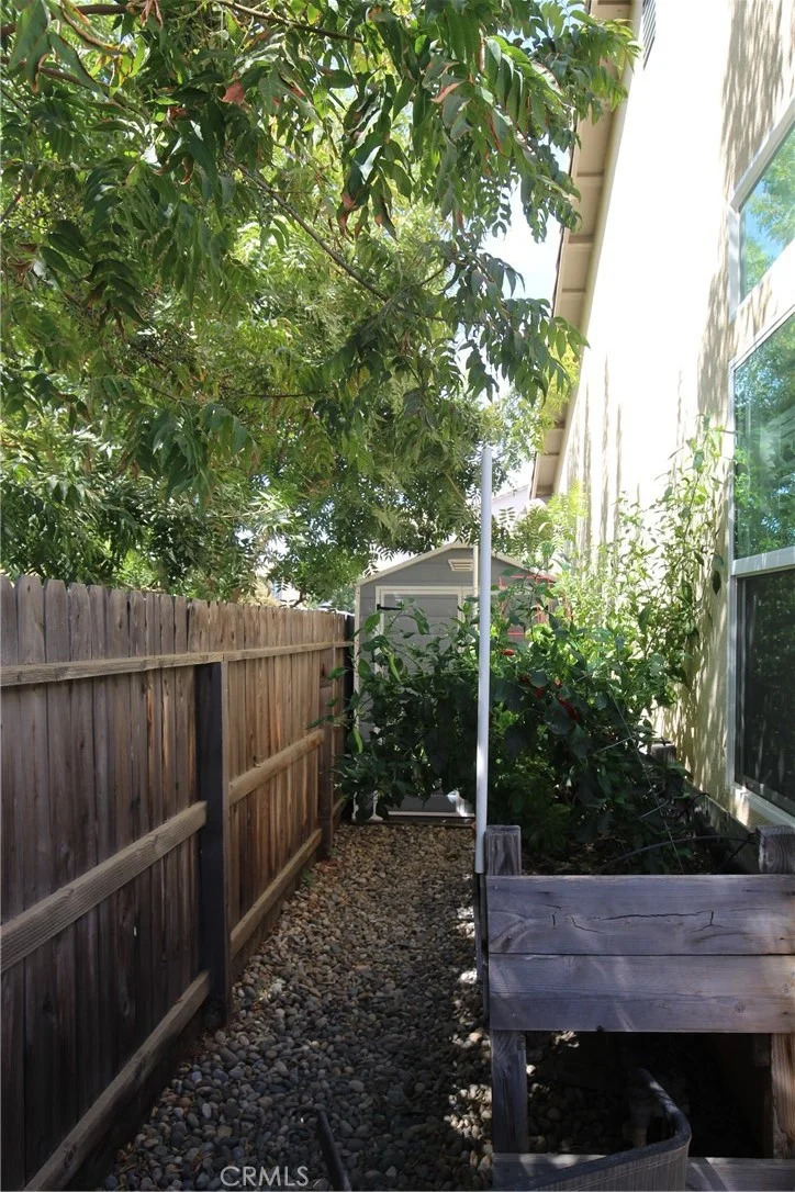 1115 Sanders Avenue, Clovis, CA 93619
