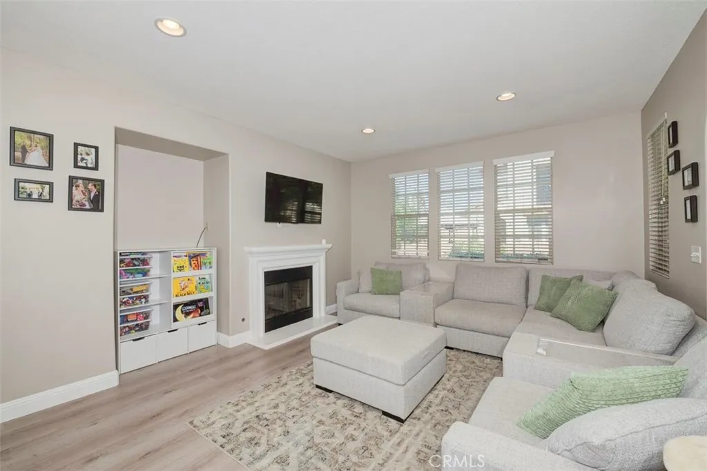 Additional image 36 of 483 Klamath Ct, Corona, CA 92880