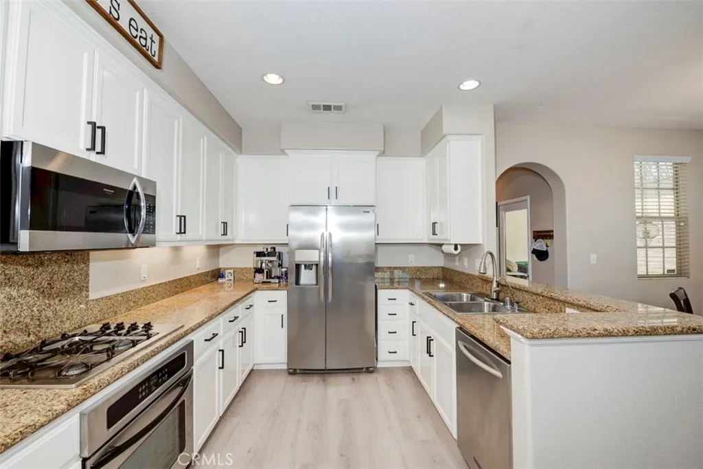 Additional image 5 of 483 Klamath Ct, Corona, CA 92880