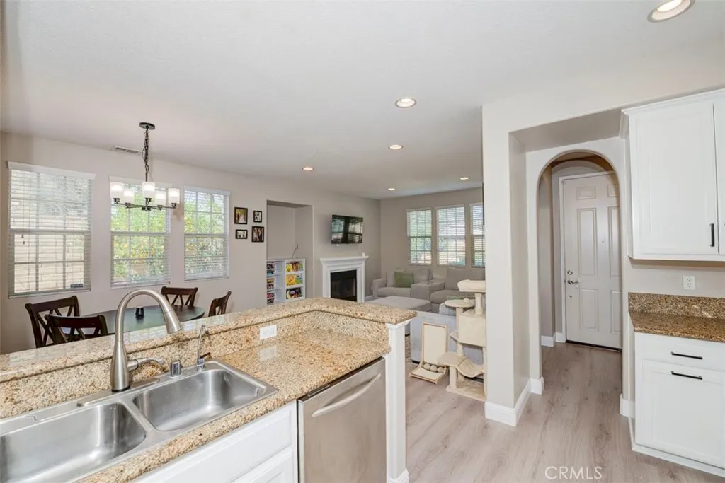 Additional image 34 of 483 Klamath Ct, Corona, CA 92880