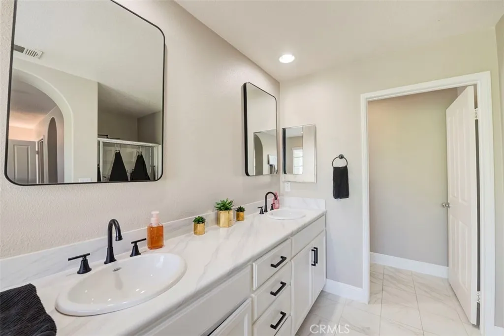 Additional image 40 of 483 Klamath Ct, Corona, CA 92880