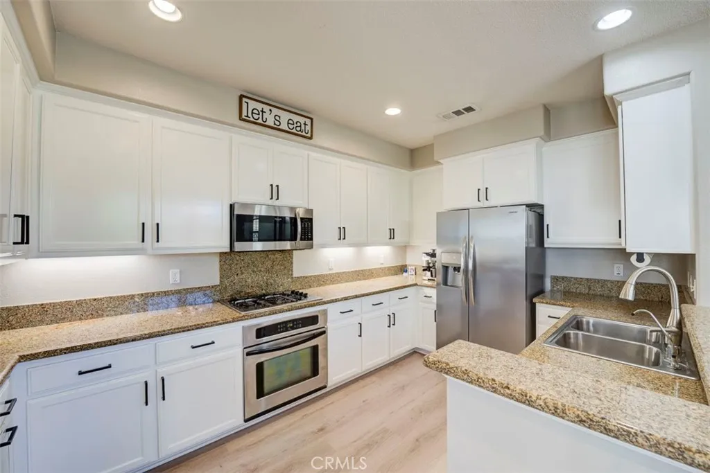 Additional image 22 of 483 Klamath Ct, Corona, CA 92880