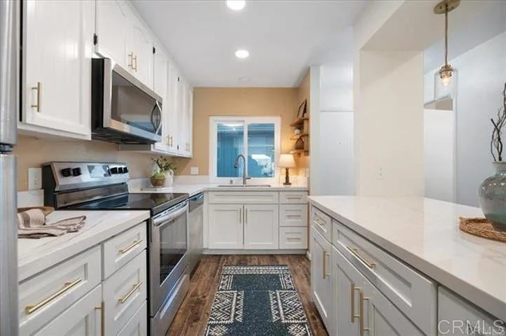 328 Winsome Place, Encinitas, CA 92024 photo 4