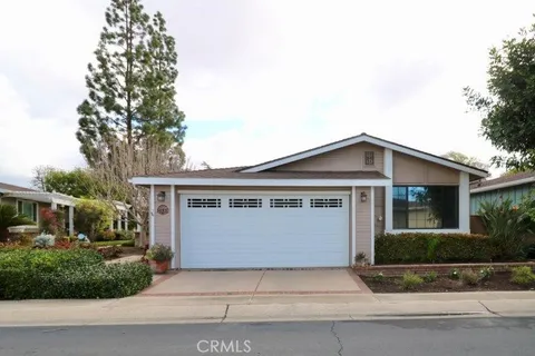 2533 Shadow Lake Lk Unit 124, Santa Ana, CA MLS: OC25044915