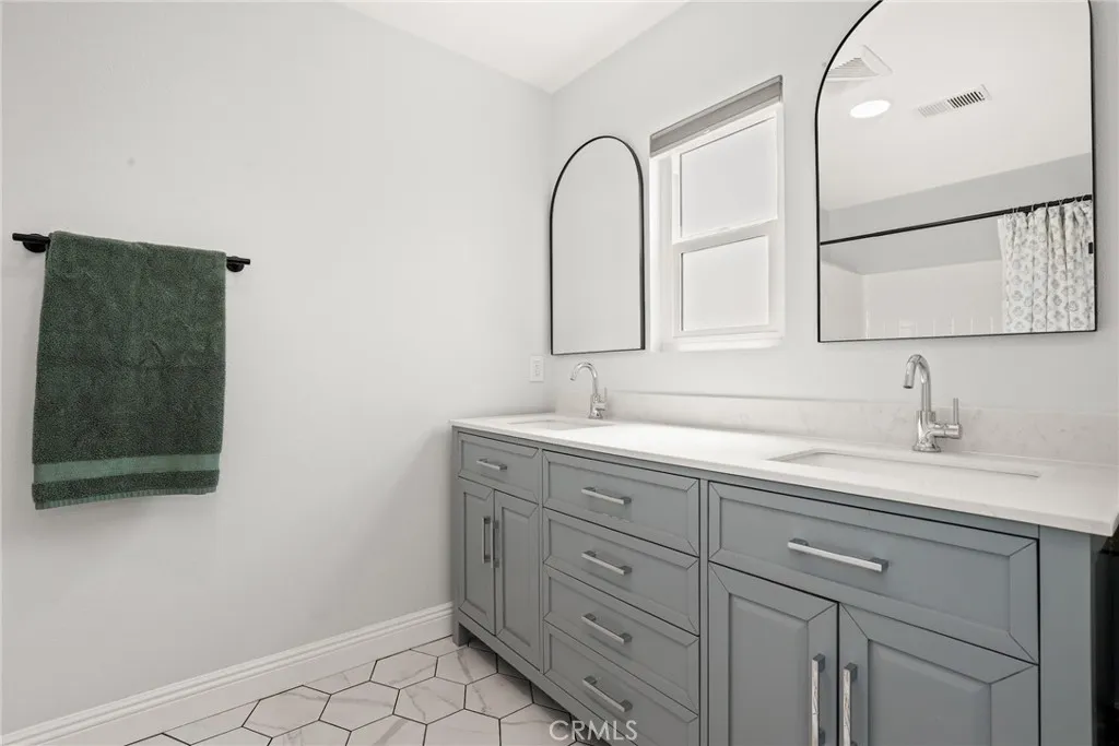 Additional image 16 of 15122 Roxford Street Unit 4, Sylmar, CA 91342