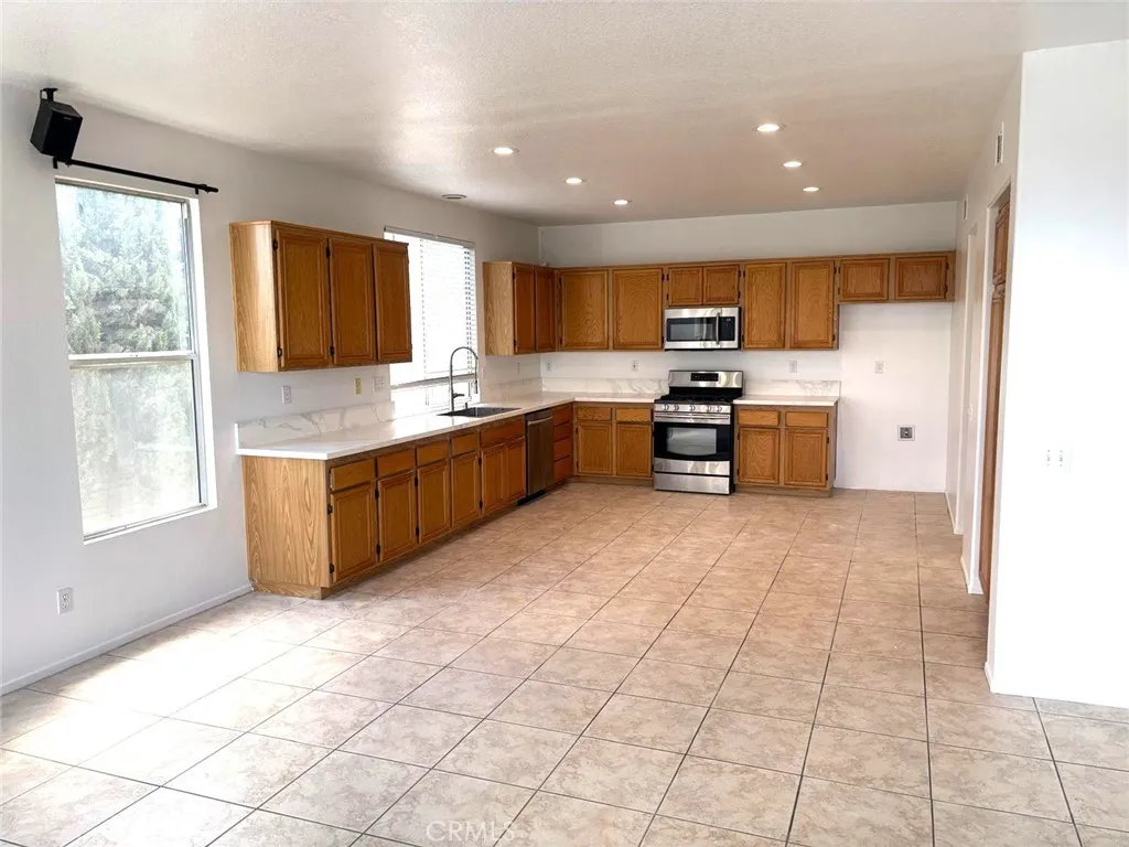 Additional image 10 of 731 Raphael Cir, Corona, CA 92882