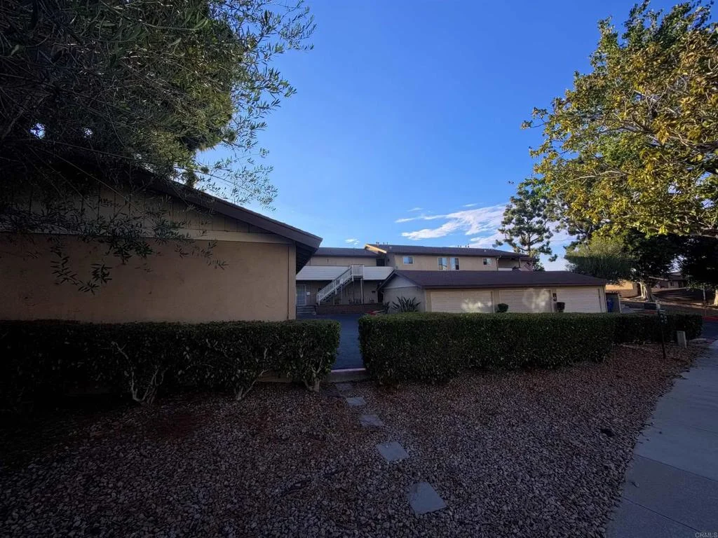 289 Stage Coach Rd, Oceanside, CA 92057