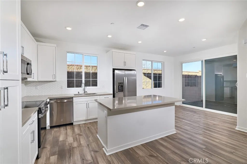 Additional image 13 of 16540 Stone Pine Lane, Fontana, CA 92336