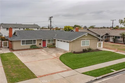 15931 Puritan Circle, Huntington Beach, CA MLS: OC25056326