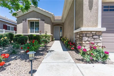 19478 Big Horn Street, Apple Valley, CA MLS: HD25108237