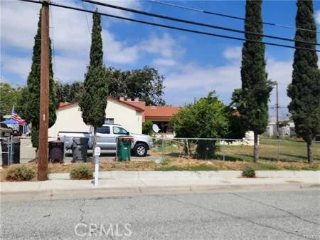 725 E Williams St, Banning, CA 92220 photo 3