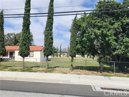 725 E Williams St, Banning, CA 92220 photo 4