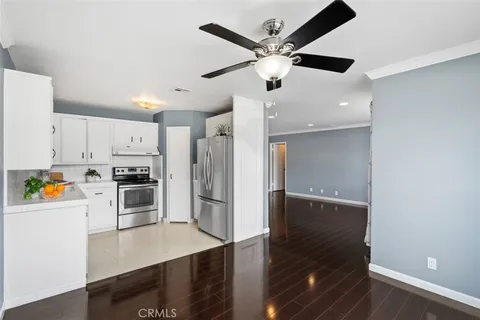 18611 Collins Street Unit E26, Tarzana, CA MLS: PW25053616
