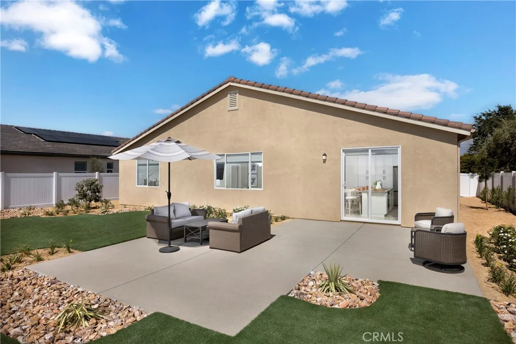 1518 E Holguin Street, Lancaster, CA 93535