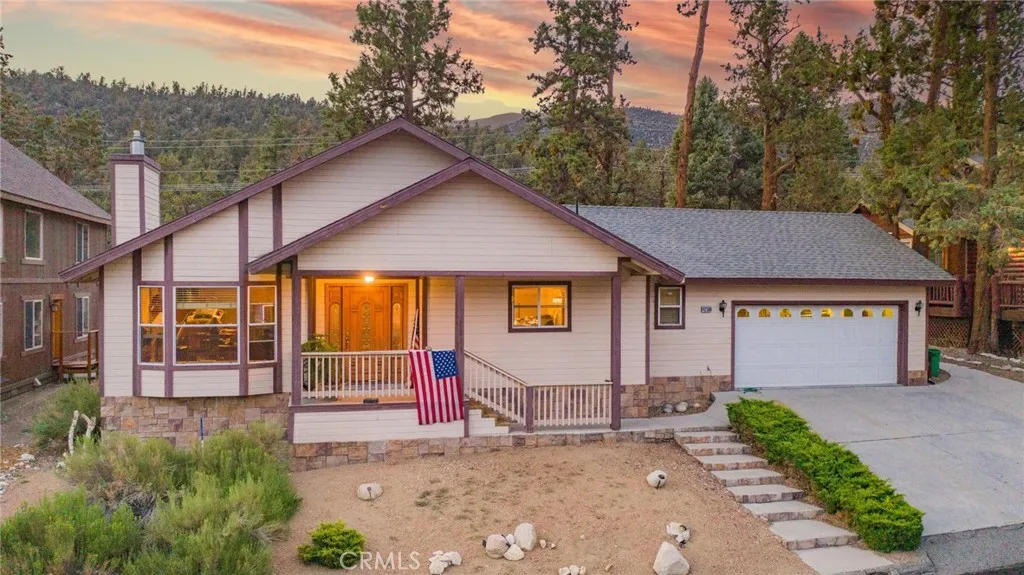 42589 Bear Loop  