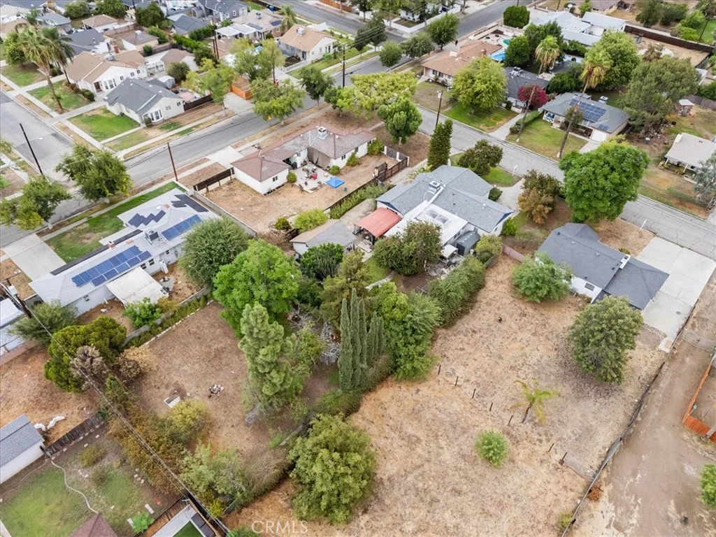 2664 Lawrence Avenue, San Bernardino, CA 92404