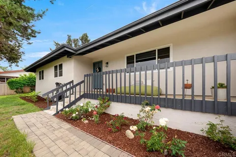 2442 Sunflower Ter, Vista, CA MLS: PTP2503284