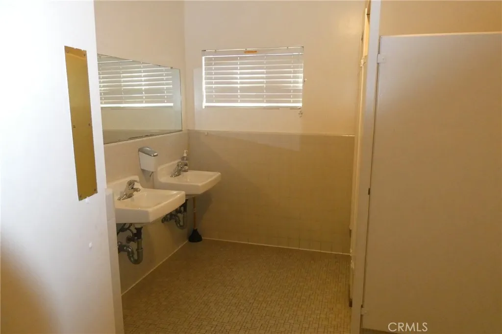 Additional image 90 of 2657 Honolulu Ave, Montrose, CA 91020