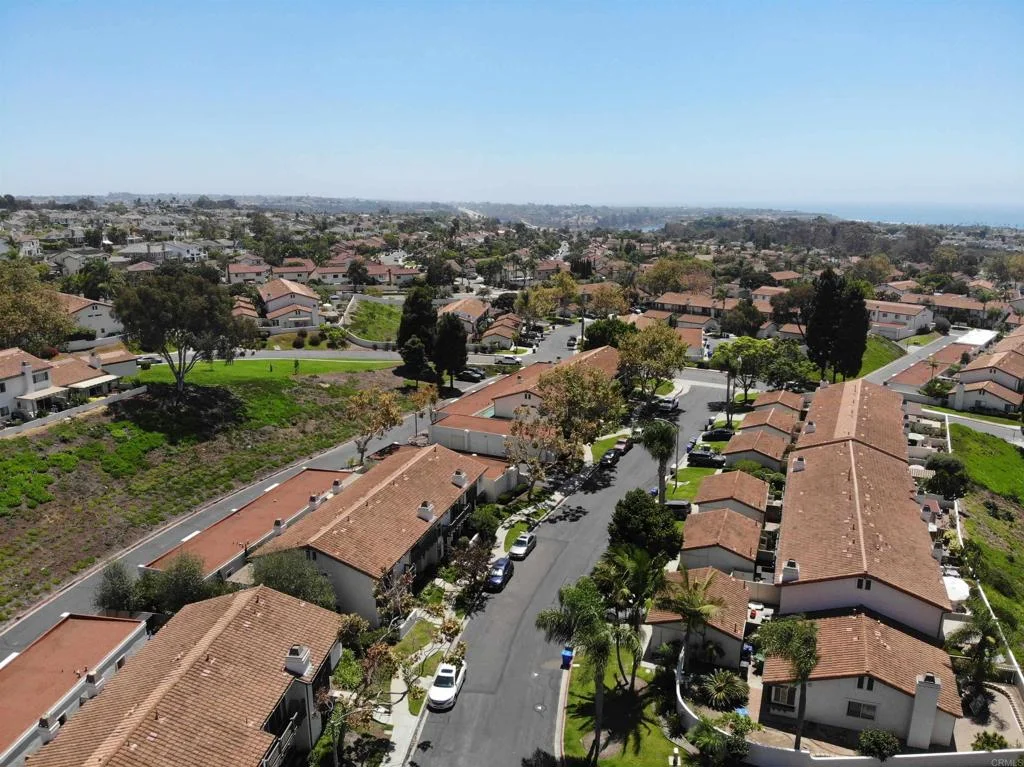 6854 Maple Leaf Dr, Carlsbad, CA 92011 photo 5