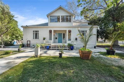 318 E 11th Street, Pomona, CA MLS: IG25090400