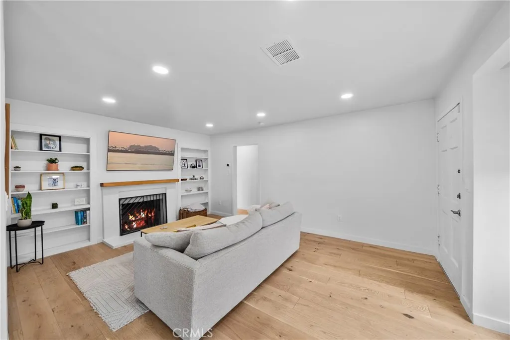 Additional image 60 of 1006 E Ridgewood St, Long Beach, CA 90807
