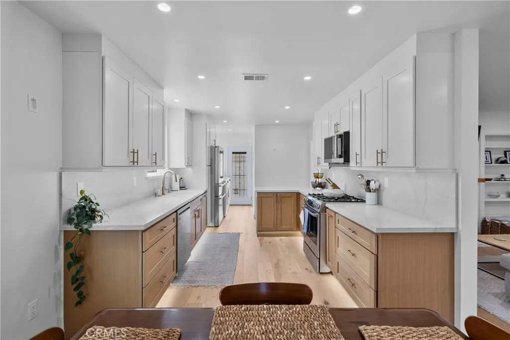 Additional image 11 of 1006 E Ridgewood St, Long Beach, CA 90807
