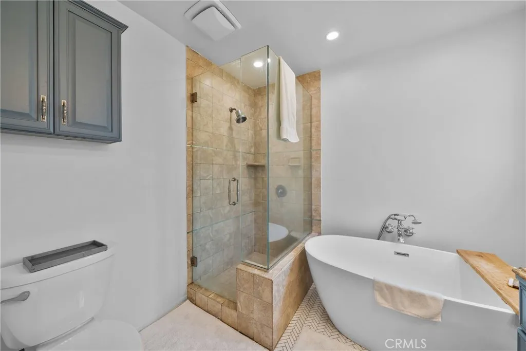 Additional image 80 of 1006 E Ridgewood St, Long Beach, CA 90807