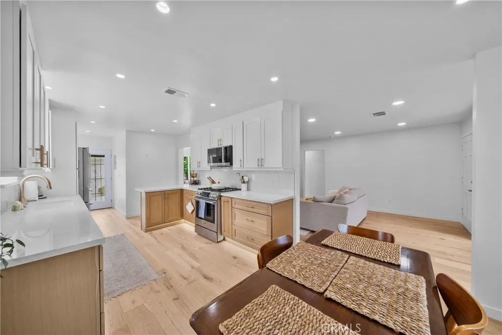 Additional image 12 of 1006 E Ridgewood St, Long Beach, CA 90807