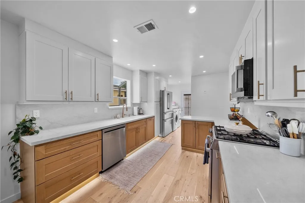 Additional image 67 of 1006 E Ridgewood St, Long Beach, CA 90807