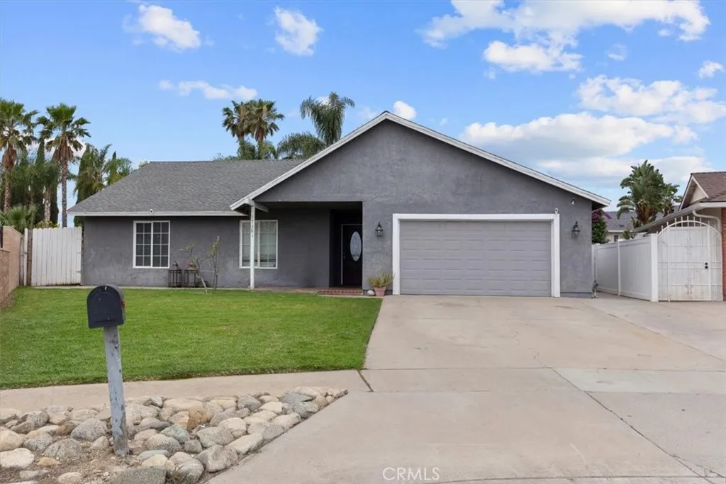 17381 Seville Court, Fontana, CA 92335