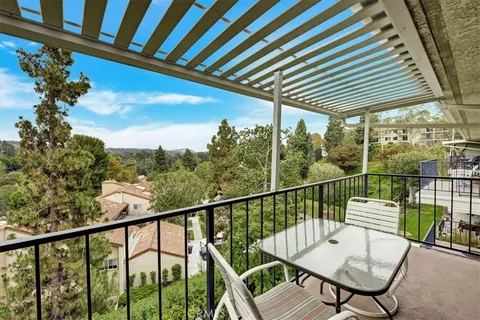 3338 Punta Alta Unit 3C, Laguna Woods, CA MLS: OC25063179