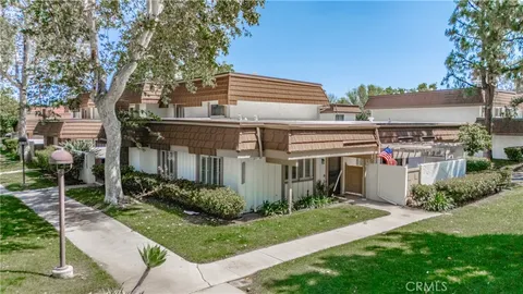 10100 Larwin Avenue Unit 1, Chatsworth, CA MLS: WS25103904