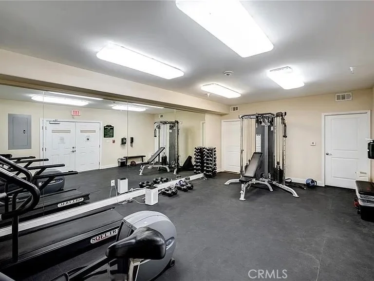 4724 Kester Ave #308, Sherman Oaks, CA 91403